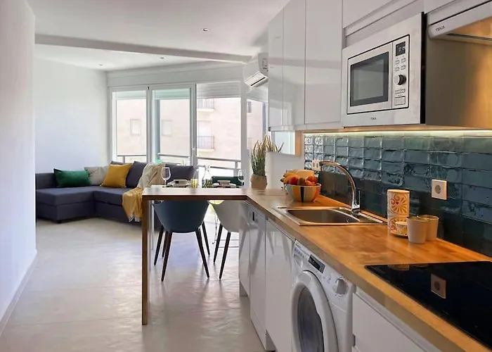 Διαμέρισμα Stylish Modern Unbeatable Location Μαρμπέλλα